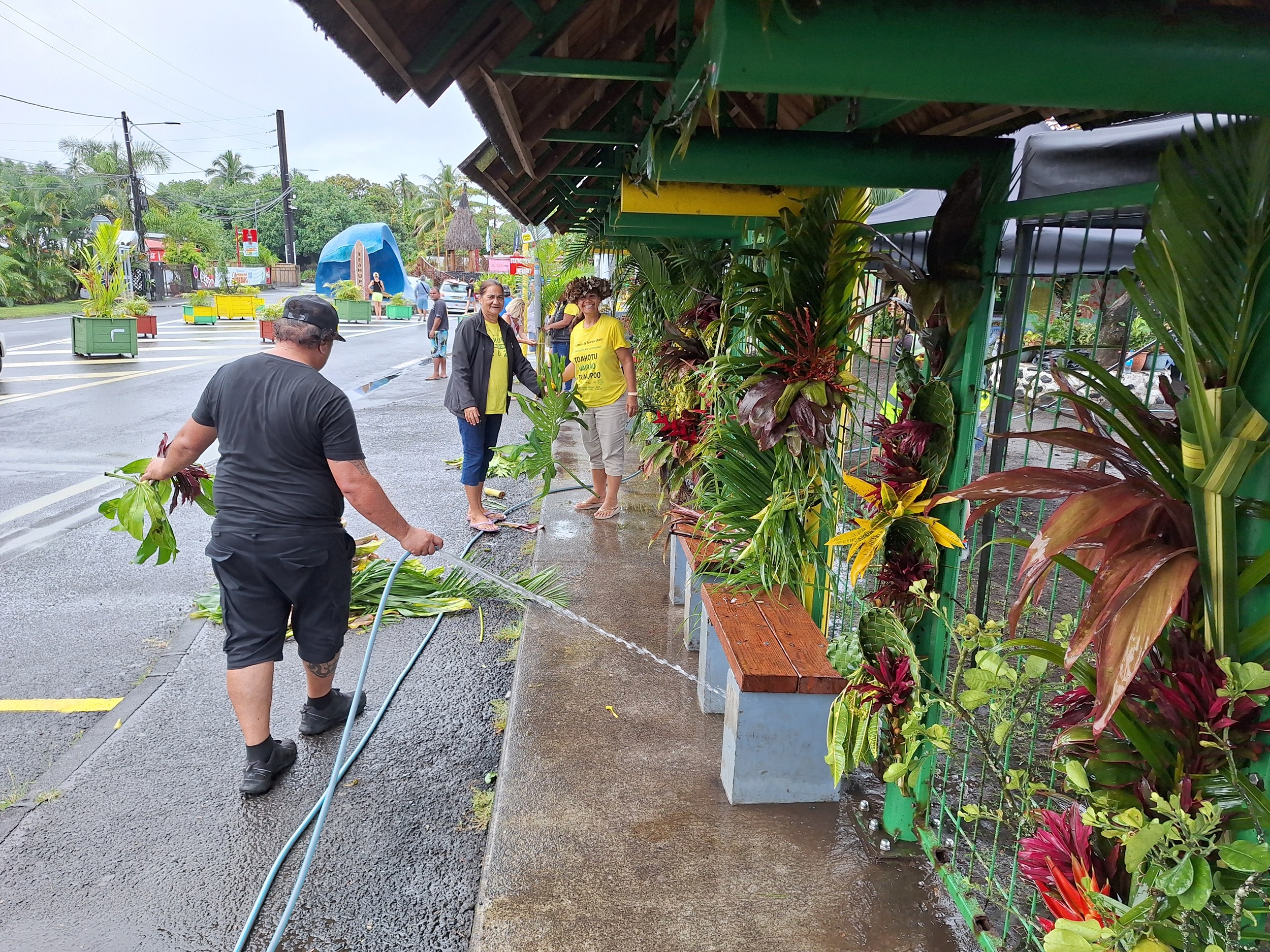 L’équipe de la mairie s’est mobilisée pour nettoyer et végétaliser le PK 0 (Crédit : Anne-Charlotte Lehartel).
