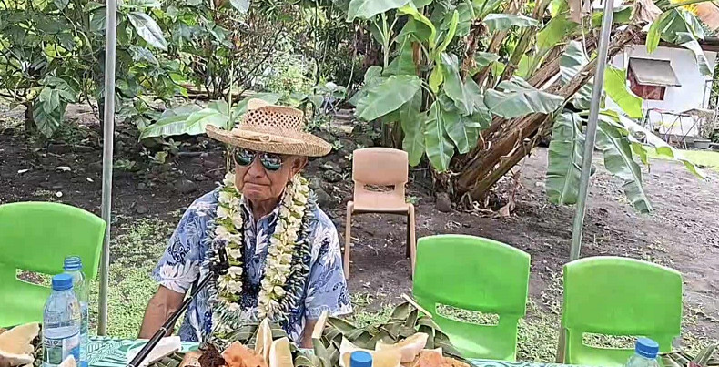 "Moi, je n’exclus personne, mais au vu de ce qui se passe, si vous n’êtes pas content, partez." Oscar Temaru