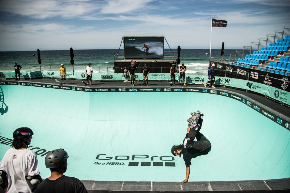 Une rampe de skate a été construite près du spot