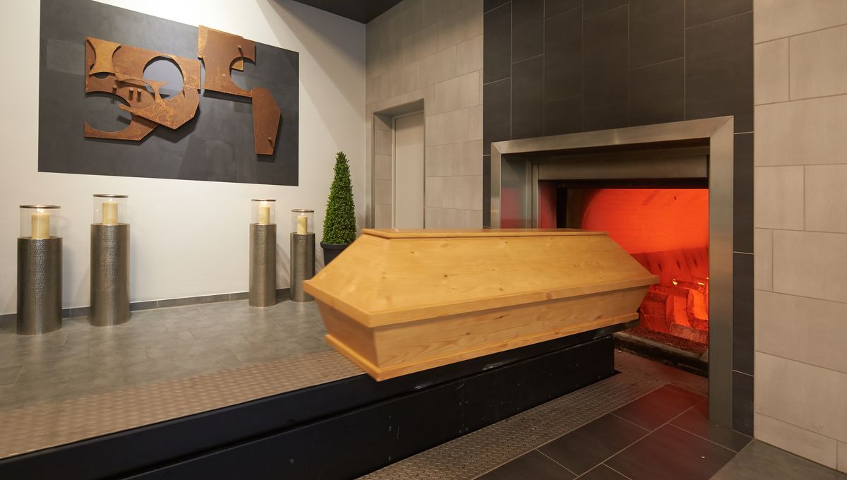 Avec environ 1.800 décès enregistrés chaque année en Polynésie, dont 300 à 350 crémations réalisées à l’étranger, le potentiel existe. ©AFP