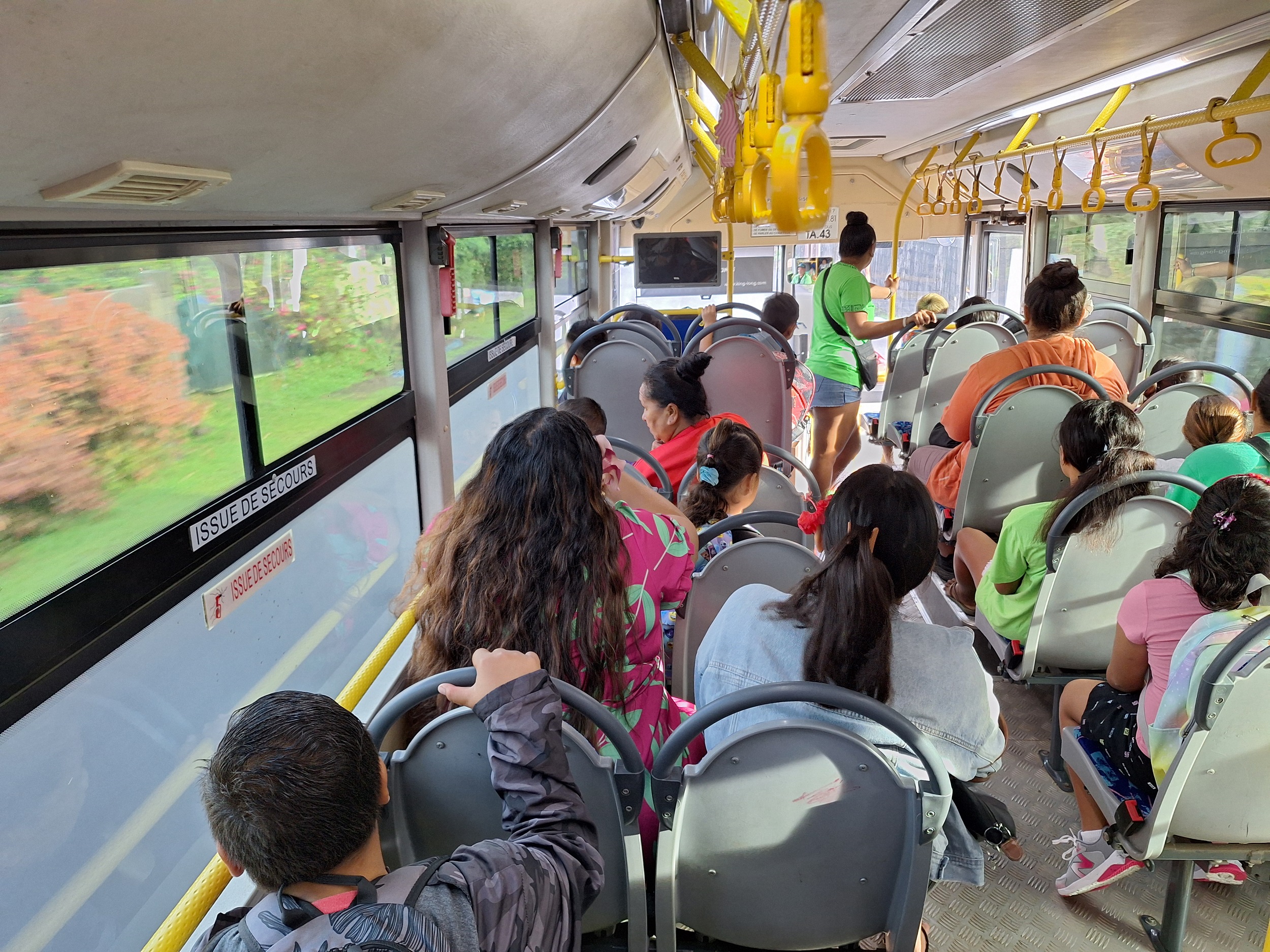 À Tahiti, on dénombre 21 lignes régulières et environ 400 lignes scolaires (Crédit : archive Tahiti Infos).