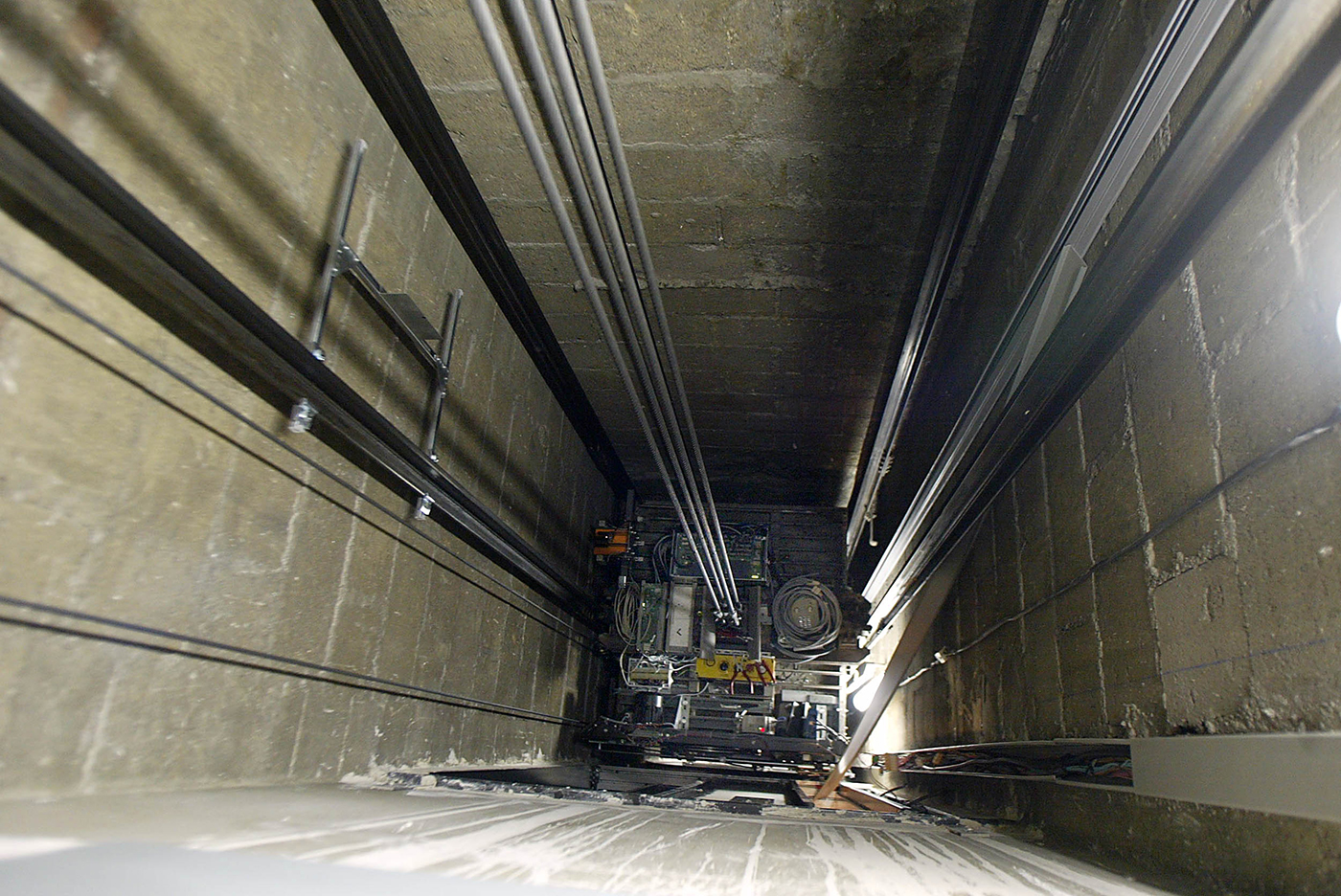 Chine: une femme bloquée dans un ascenseur retrouvée morte un mois après