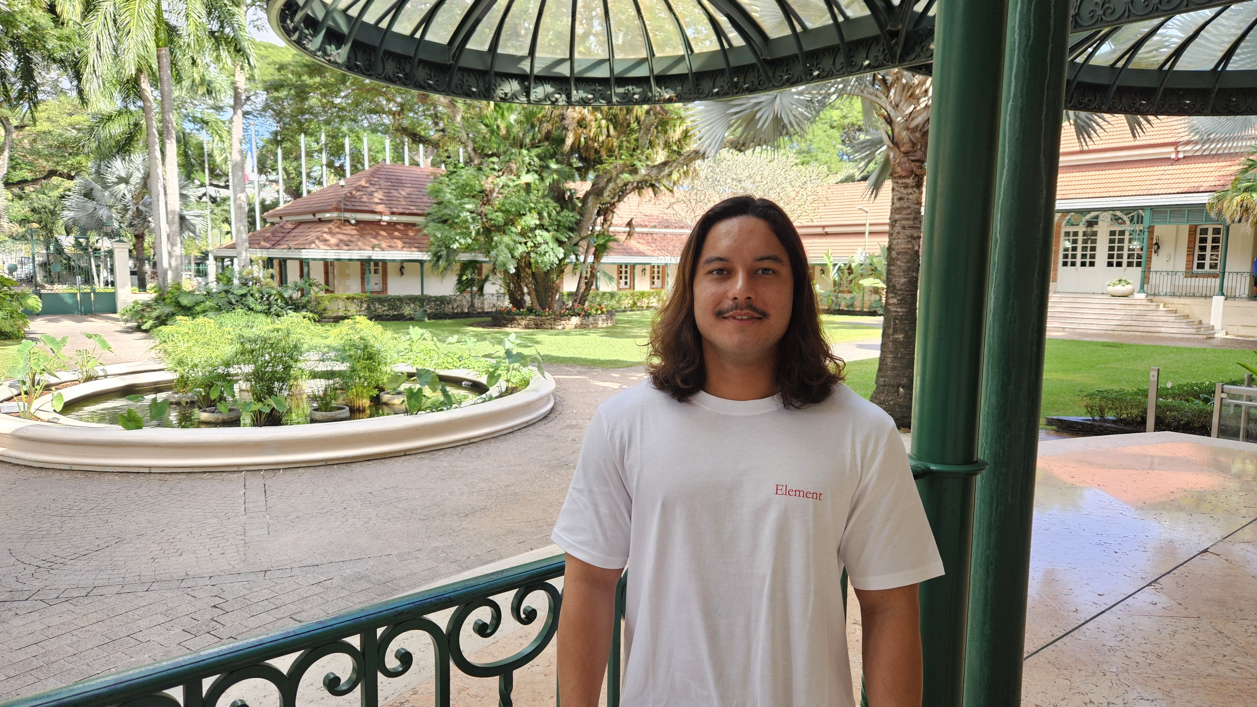 Alfred, jeune adulte atteint de trouble bipolaires mais au bagage universitaire solide.