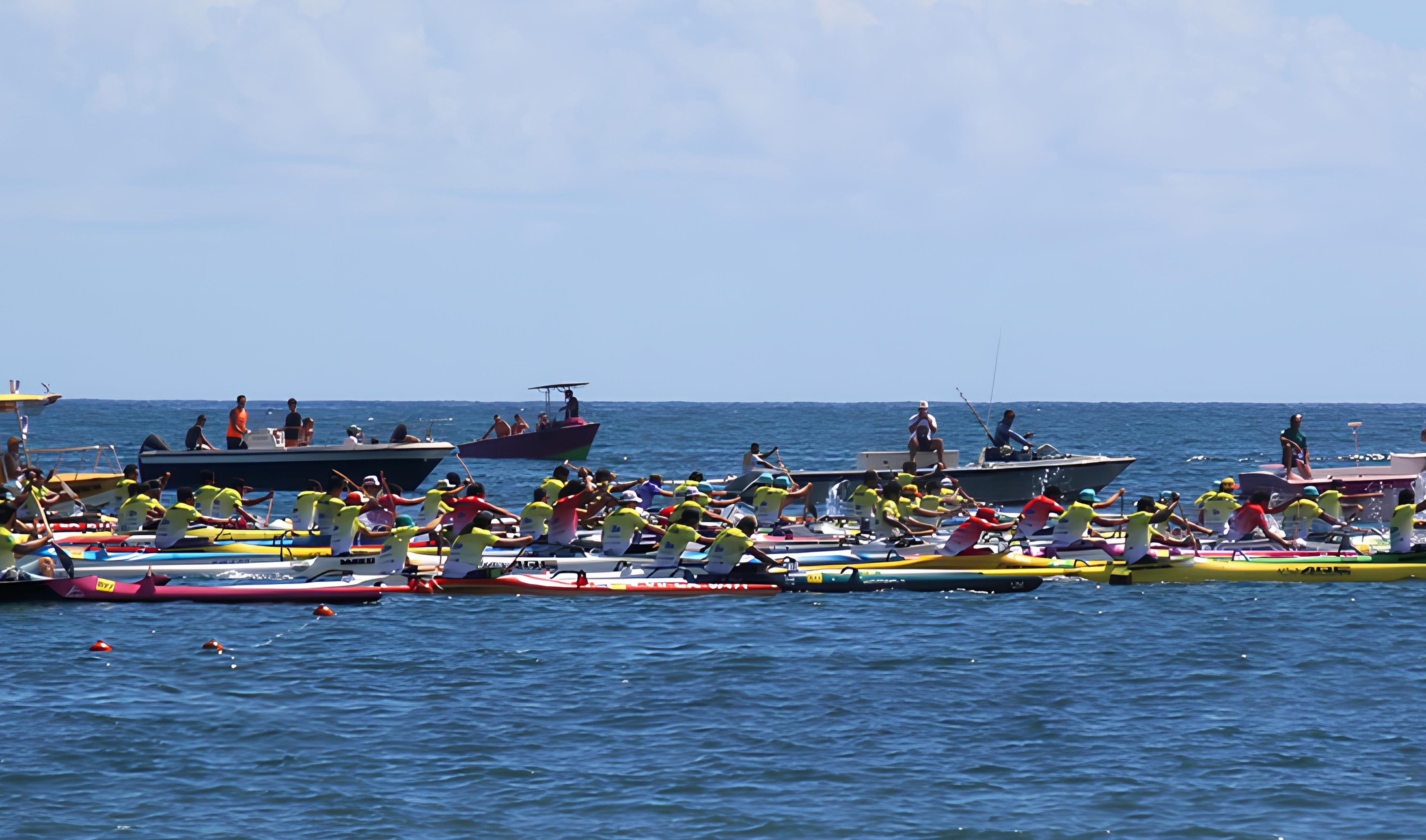 115 rameurs étaient engagés dans la course juniors, seniors, vétérans 40 et 50 ans hommes ce qui a occasionné un départ difficile à lancer.