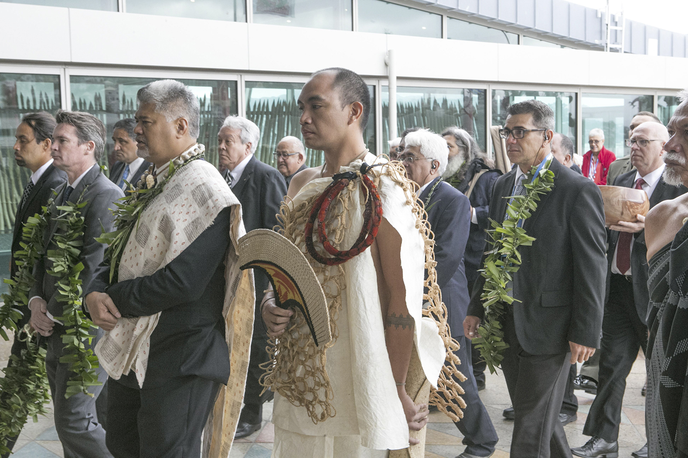 De précieux éléments de costumes traditionnels ont été restitués vendredi lors d'une cérémonie au musée Te Papa.