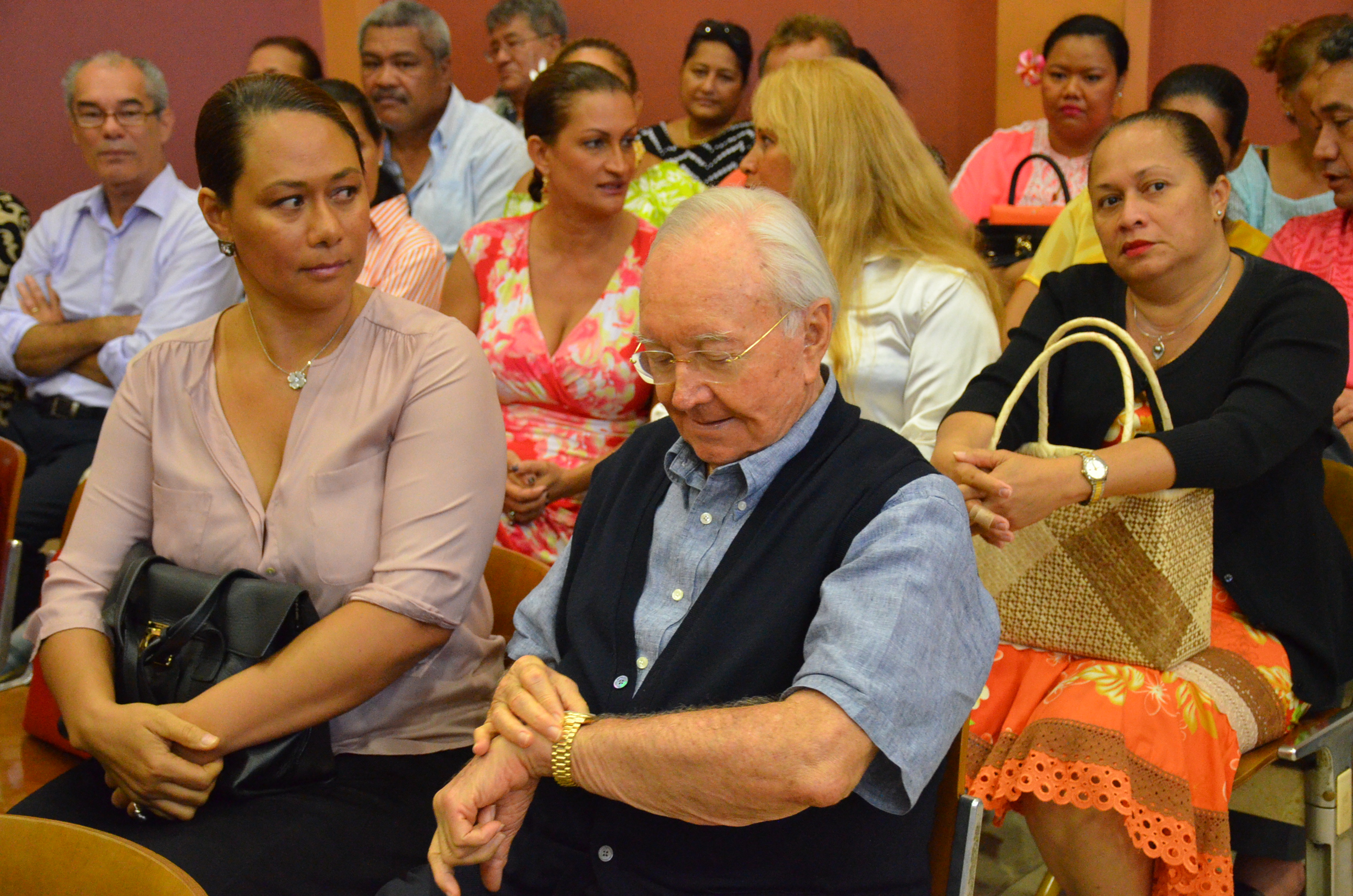 Tiripuna : E hi'opo'a fa'ahou-hia i te 'ohipa no te mau merēti no te aora'i