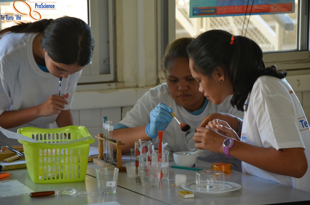 La finale, qui aura lieu le 27 avril se déroulera en deux temps. Une épreuve écrite et une épreuve de travaux pratiques. Crédit : Proscience