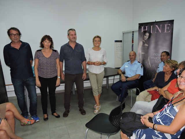 La rédaction a accueilli vendredi dans les locaux de Fenuacom des magistrats, gendarmes, policiers et avocats curieux d'en savoir plus sur le quotidien de la profession en Polynésie française.