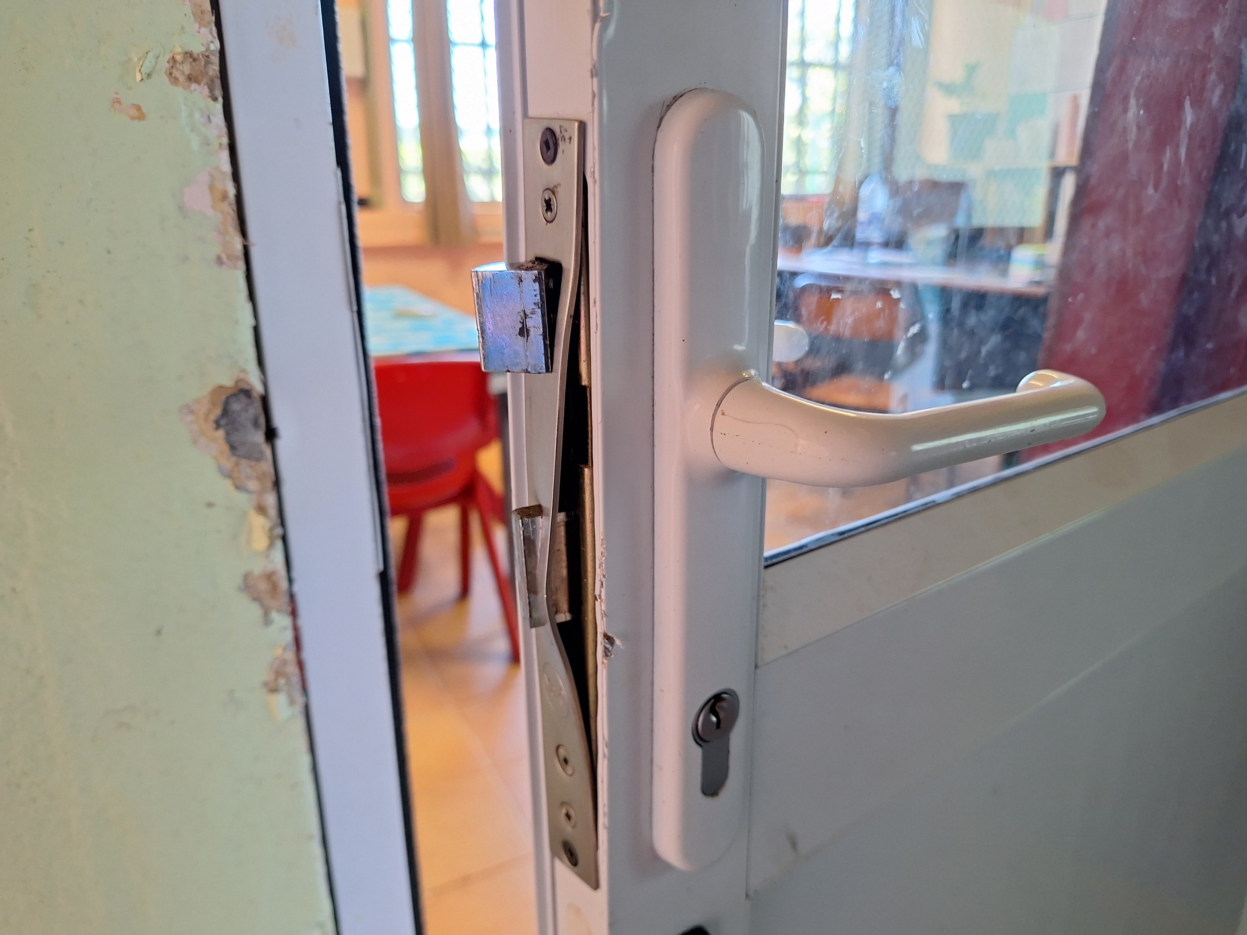 Le bureau de la directrice n’a pas été épargné.