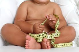 Les femmes obèses ou diabétiques donnent souvent naissance à des enfants trop gros