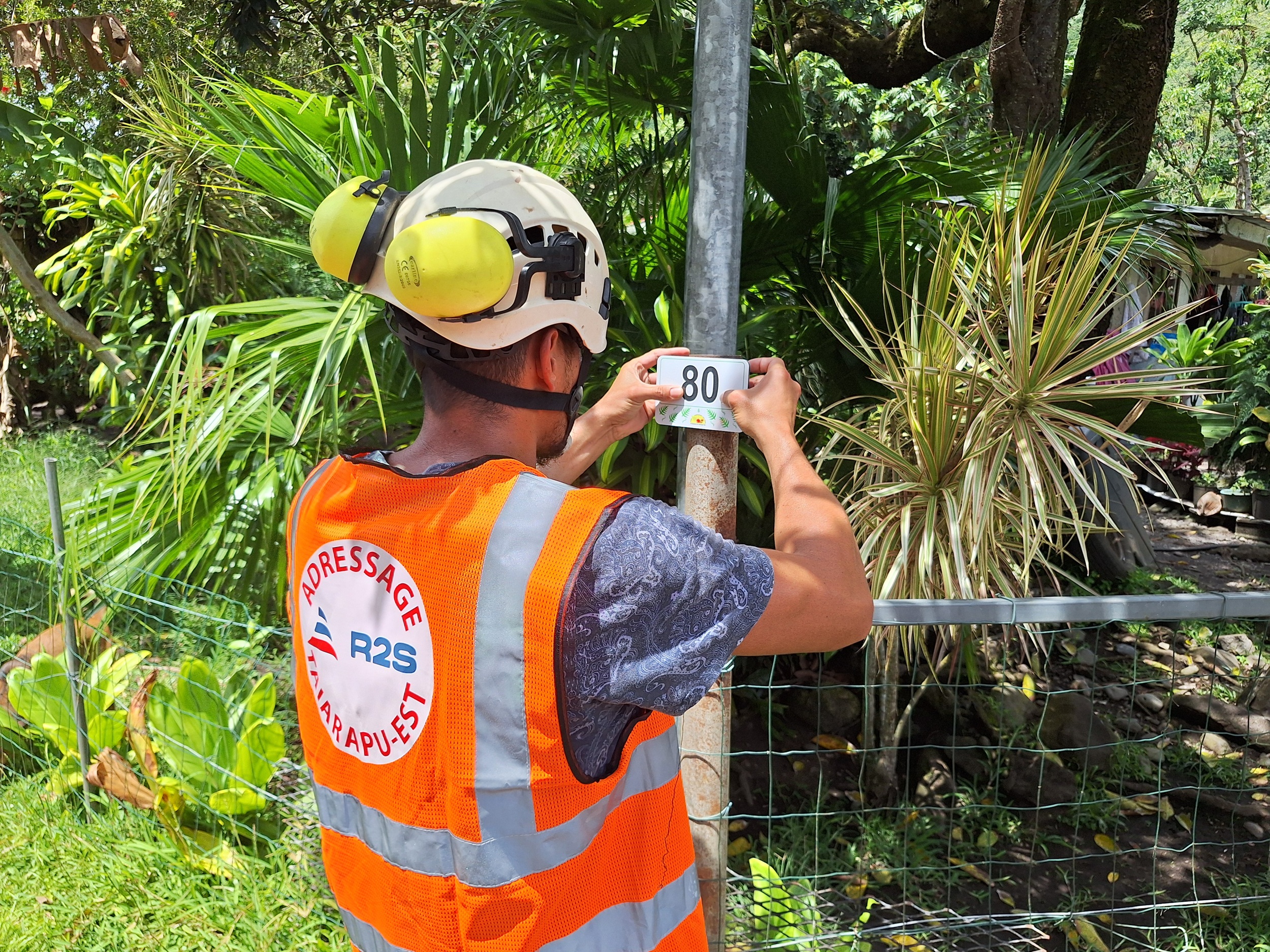 Les premiers numéros ont été posés ce lundi à Tautira (Crédit : Anne-Charlotte Lehartel).