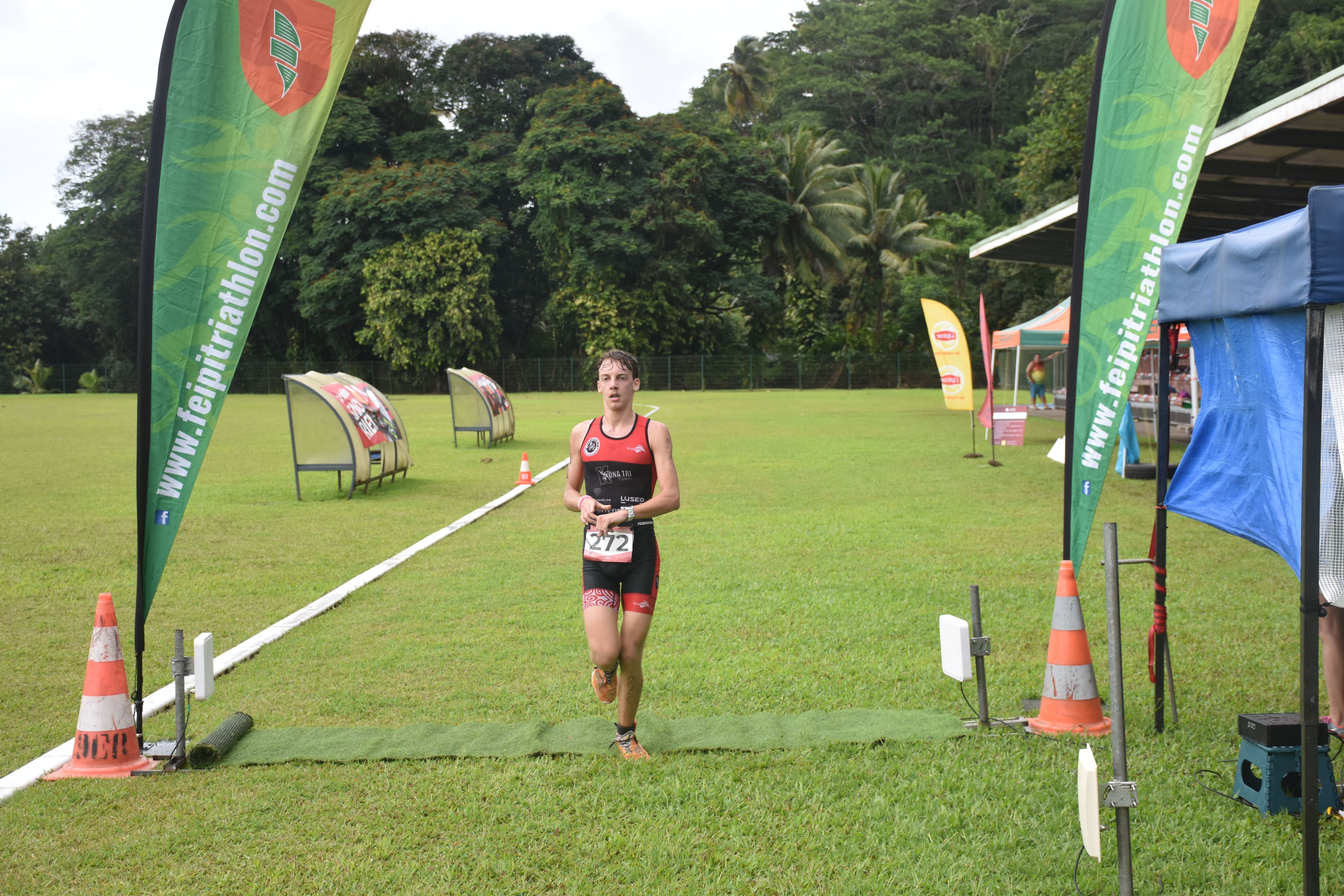Theophile Sery franchit le premier la ligne d’arrivée du parcours S.