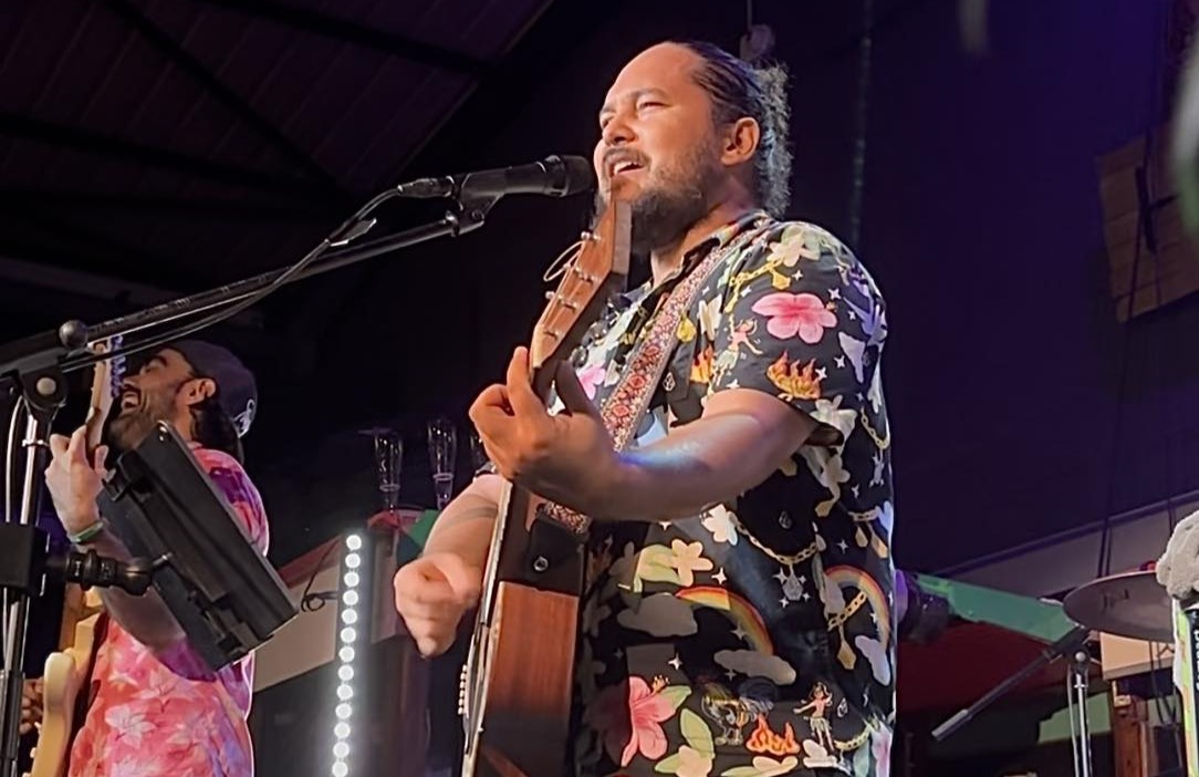 ​Pepena prépare 3 dates en France