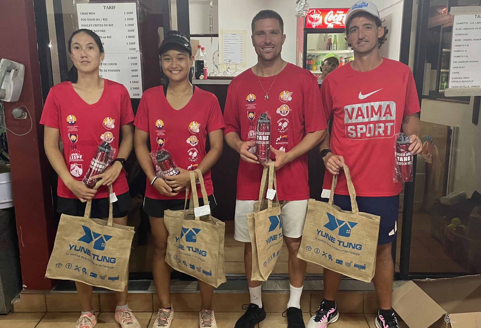 Jennifer Ly et Tavero Chung (à gauche) se sont imposées chez les dames, Rémi Rossi et Léo Cucuel ont quant à eux signé un doublé.