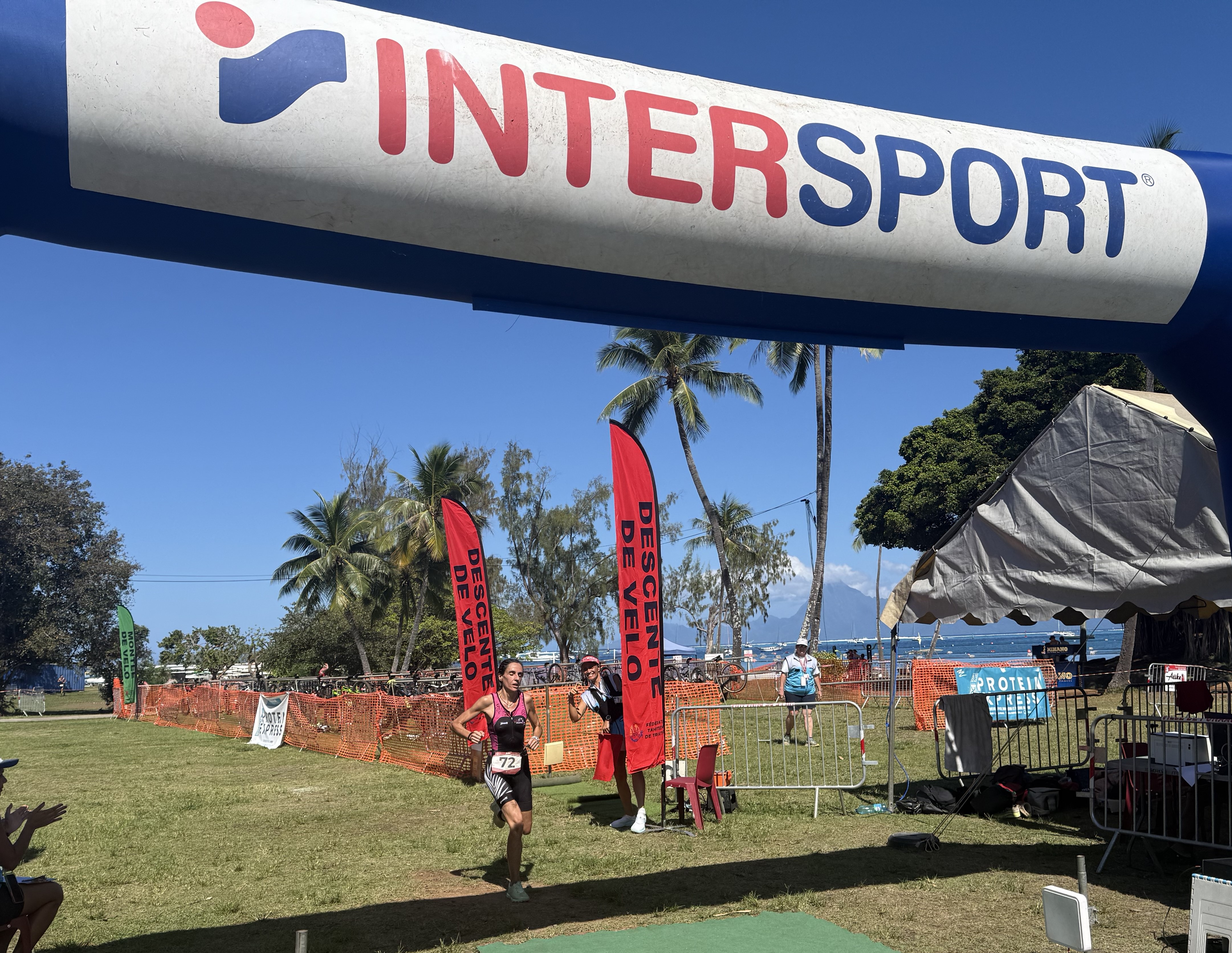 Amandine Matera a franchi la ligne d’arrivée en pole position dans la catégorie femmes.