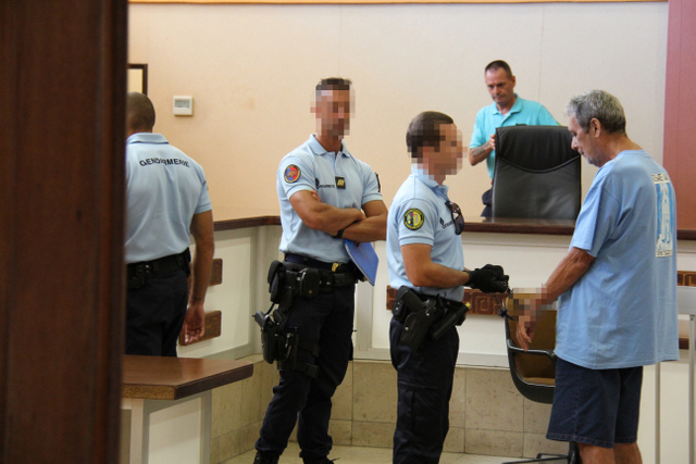 Le retraité qui a pris son rôle de gardien de la servitude un peu trop à cœur, vendredi dernier à Paea, a été condamné et conduit à la maison d'arrêt cet après-midi.