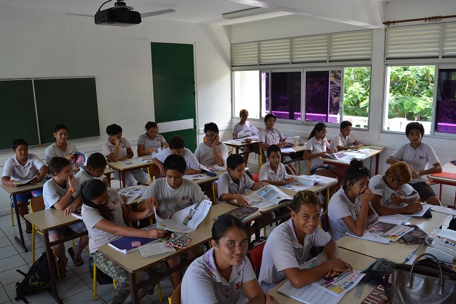 Les élèves de la 5e7 ont travaillé mardi matin avec Tahiti Infos.