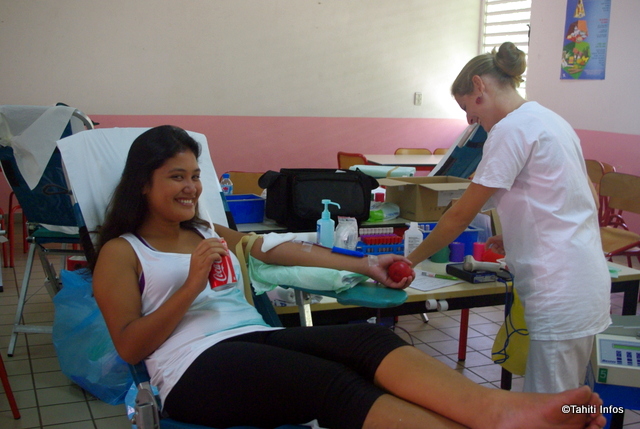 Une élève du Lycée Gauguin donne son sang pour "sauver des vies"