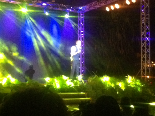 Elie Semoun fait un tabac à Tahiti