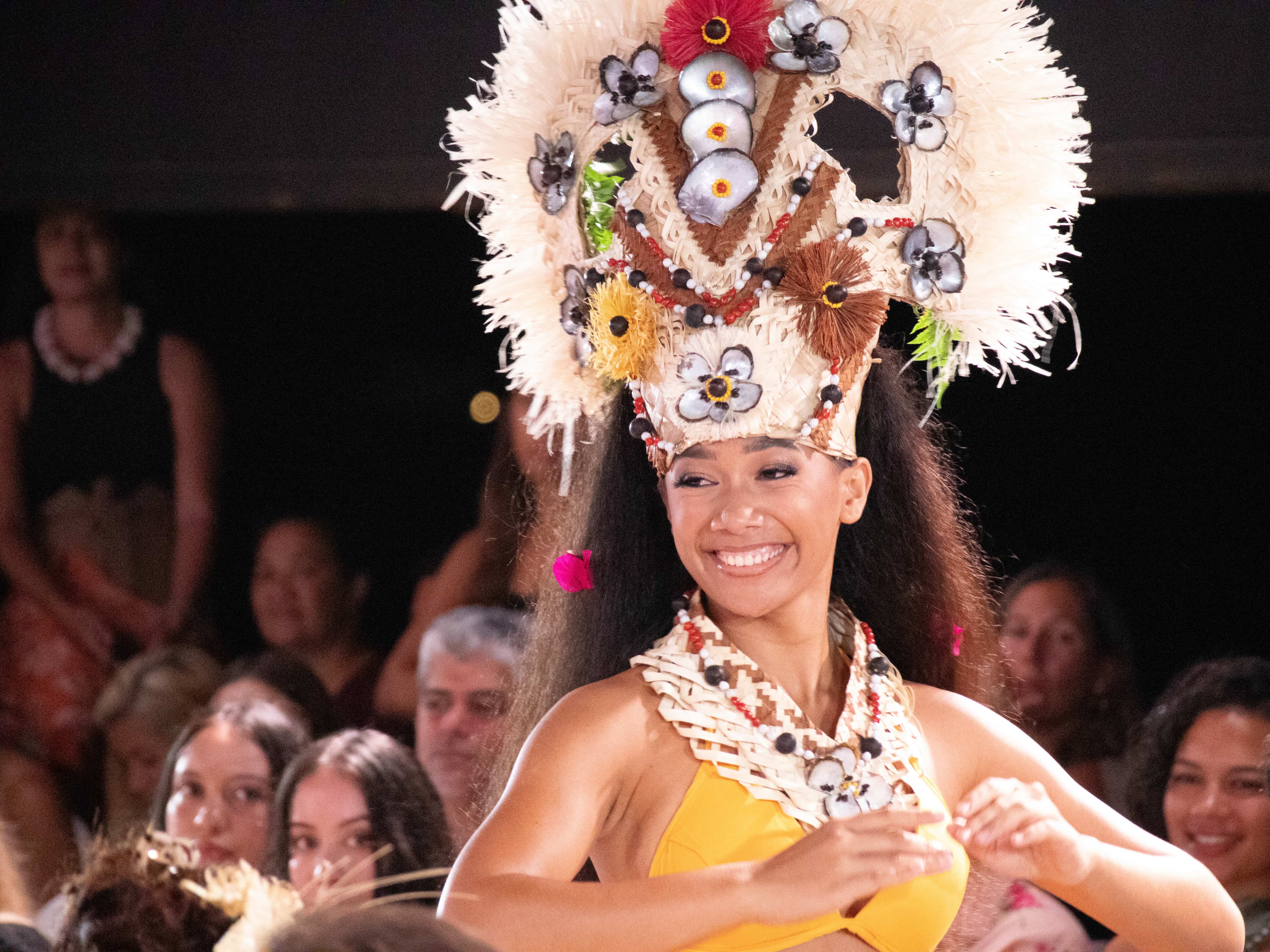 Teatarau Mai remporte le concours de mannequins de la Tahiti Fashion Week