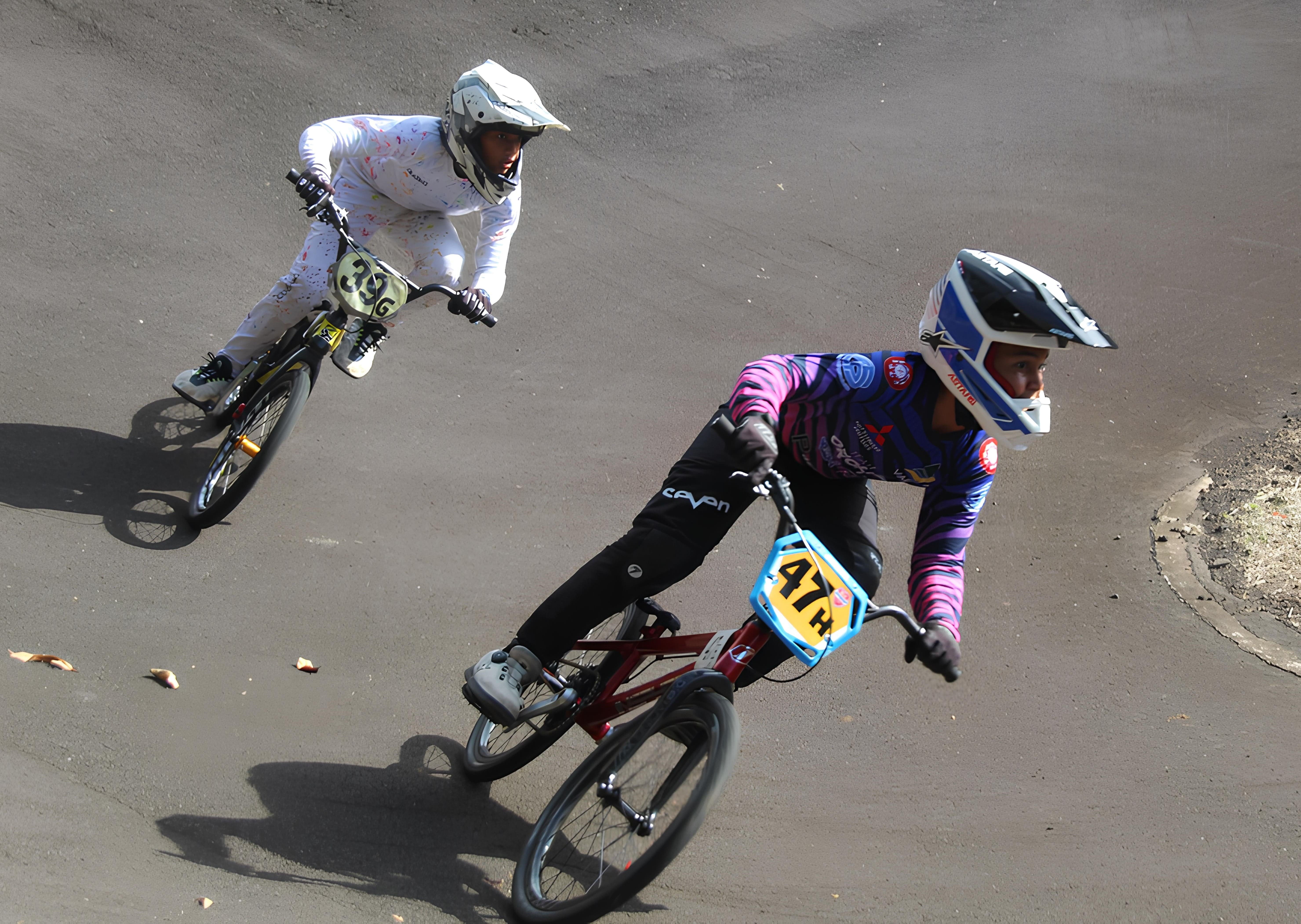 Kalani Helme (47 H) et Bruce Gobrait (39 G) se livrent à de belles bagarres en U11. Tous deux ont prochainement des rendez-vous internationaux.