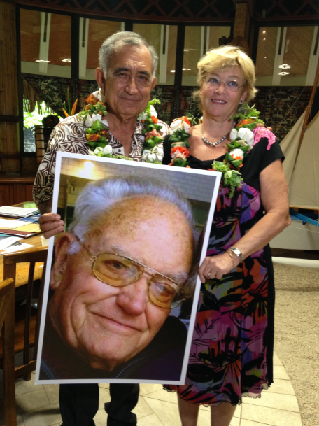 Oscar Temaru aux côtés d'Hélène Brun, fille de Maurice Brun