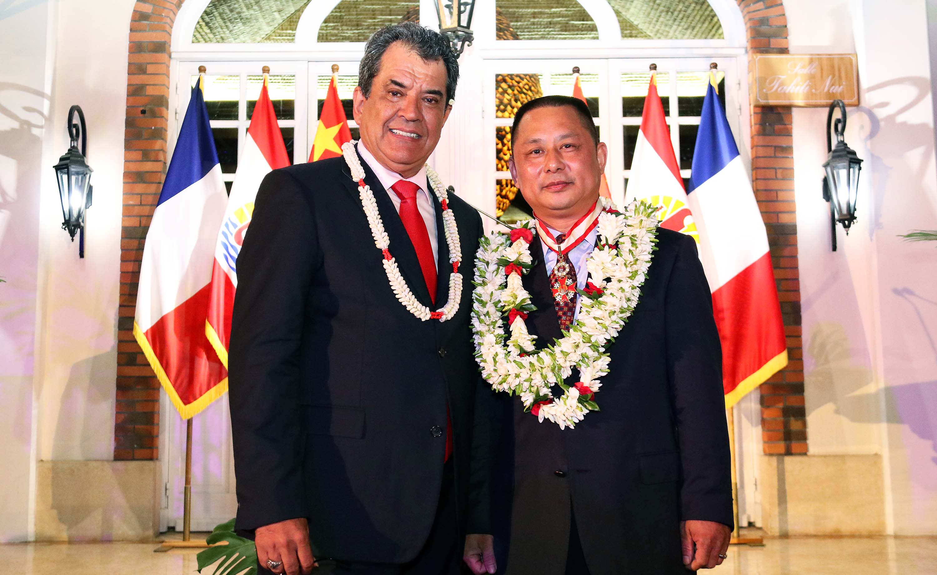 Le président de la société Tahiti Nui Ocean Foods, porteuse du projet aquacole de Hao, a reçu la distinction de commandeur dans l’ordre de Tahiti Nui en 2018.