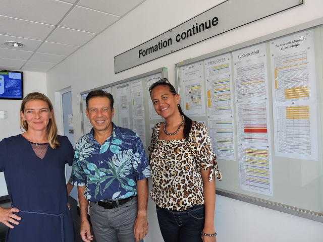 Mélanie Bontant, gestionnaire de formations, Jean-Claude Lecuelle, directeur du service de la Formation continue et Mehani Desclaux, gestionnaire de formations (de gauche à droite).