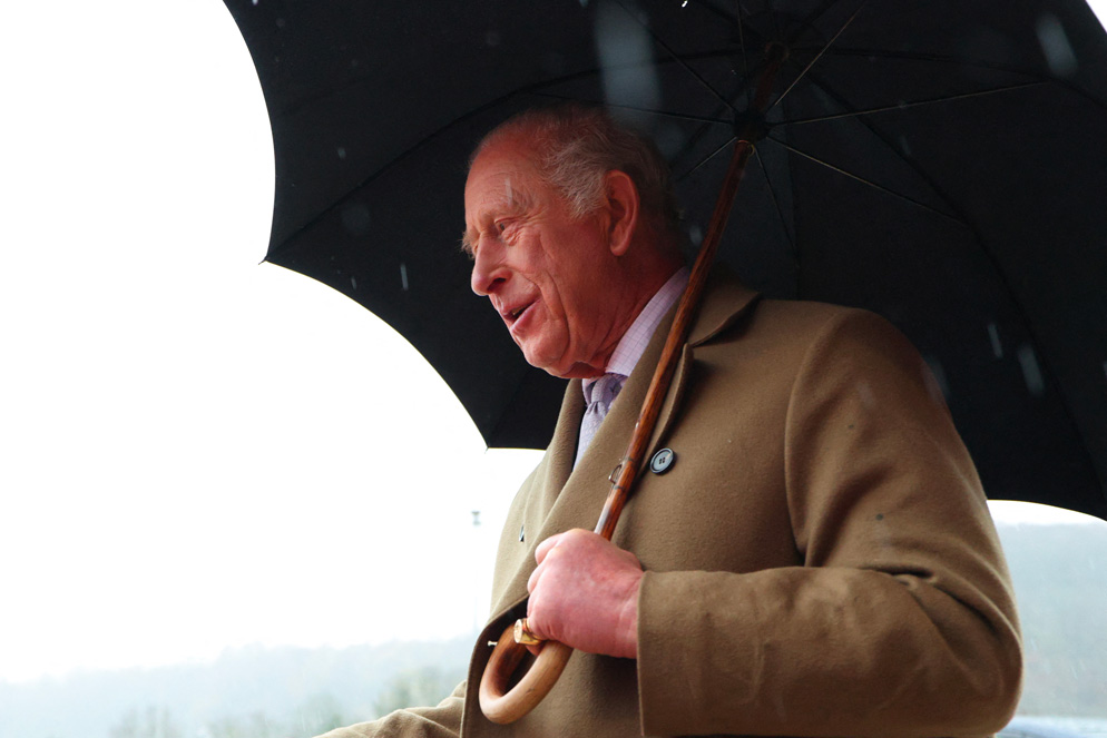 Adrian DENNIS / POOL / AFP