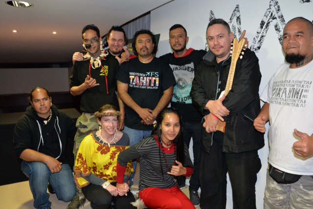 Takanini : Le groupe marquisien Takanini était présent au Quai Branly. A ce jour, ils n'ont pas pu collecter assez de fonds  pour financer leur tournée en France.