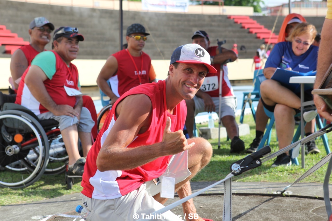Jérémie, cadre à la FPSAH, possède une école de surf. Le sens du partage, il connait.