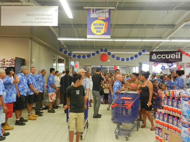 Le 9 novembre 2012, le centre commercial Carrefour de Taravao ouvrait ses portes.