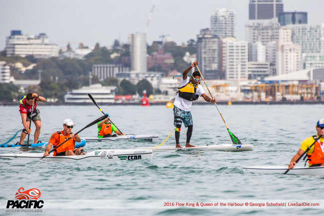 Auckland King of the Harbour : Niuhiti Buillard 1er en SUP et Hiromana Flores 9ème en surfski