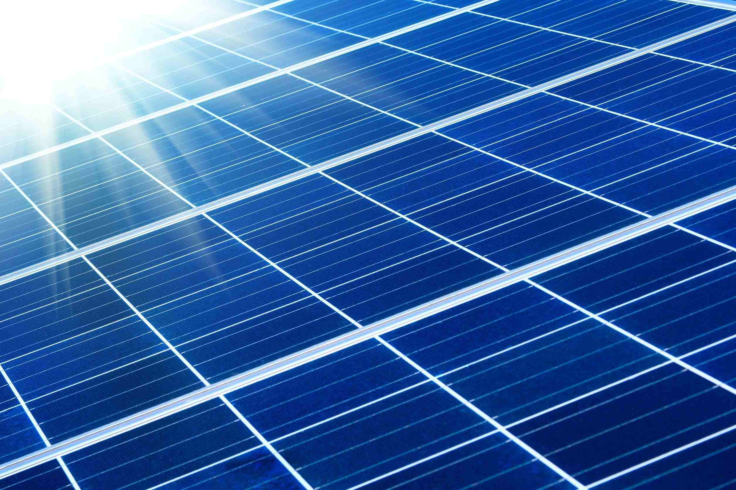 Fin 2015, la production d’énergie photovoltaïque atteingnait les 27 Mégawatts-crête en Polynésie française.