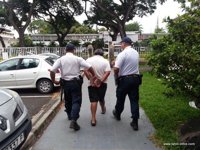 Jugé cet après-midi en comparution immédiate, l'escroc a été condamné à un an de prison ferme avec mandat de dépôt.