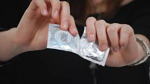 Face à la menace du Zika, le Pérou distribue des préservatifs