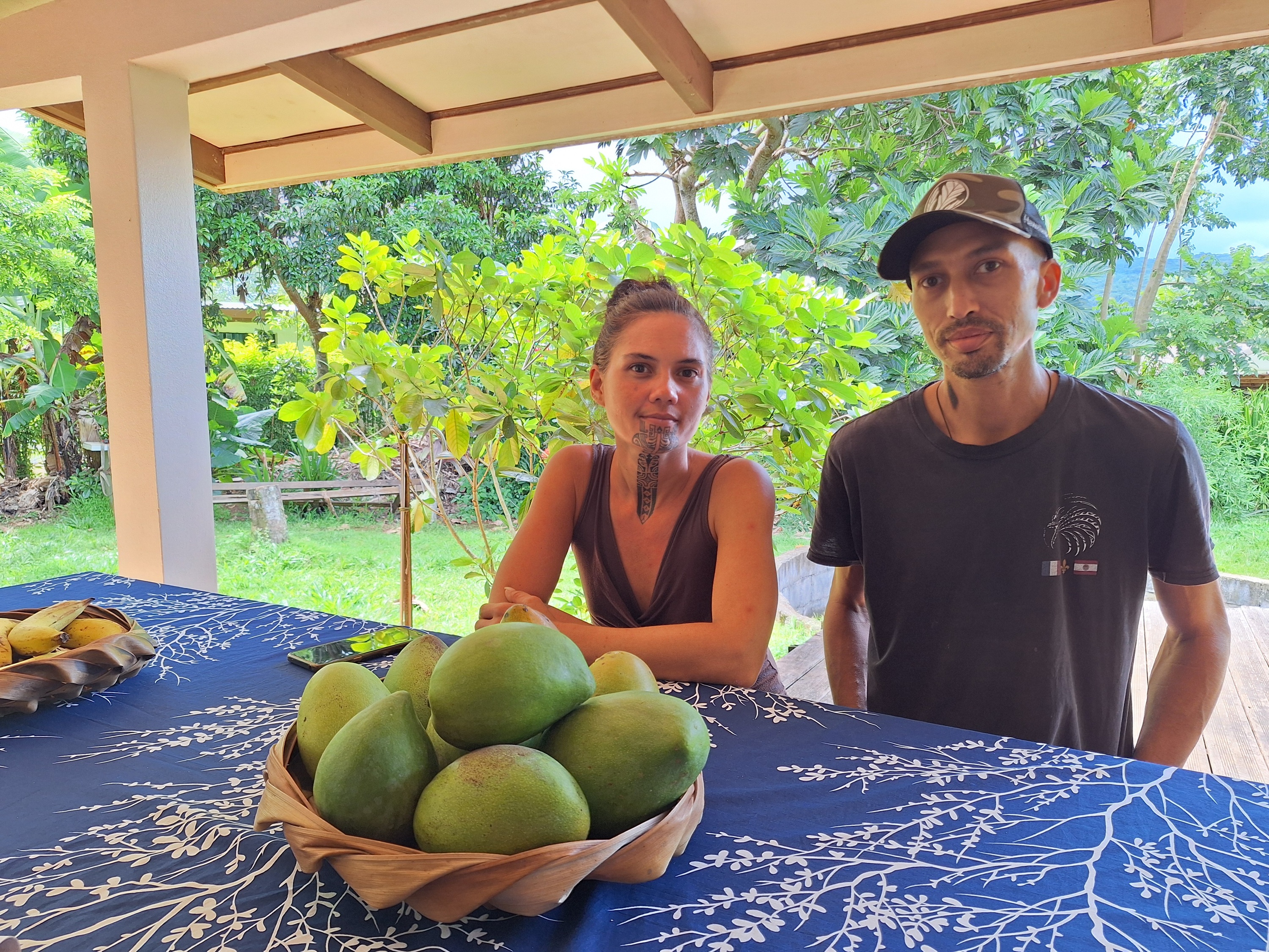 Stéphanie Teipoarii et Heifara Paul ont retrouvé un foyer pour leur famille à Taravao, non sans difficultés (Crédit : Anne-Charlotte Lehartel).
