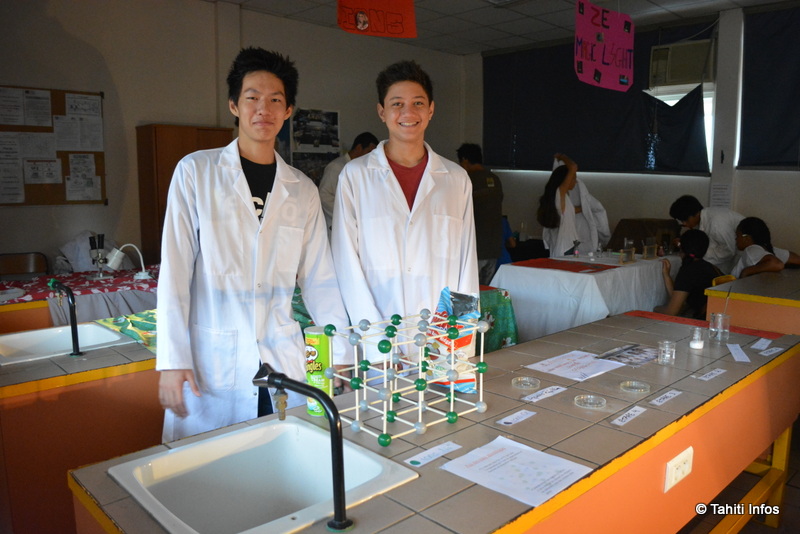 L structure cristalline du sel avec explications, démonstration et observation au microscope. Très intéressant pour les visiteurs des salles de science.