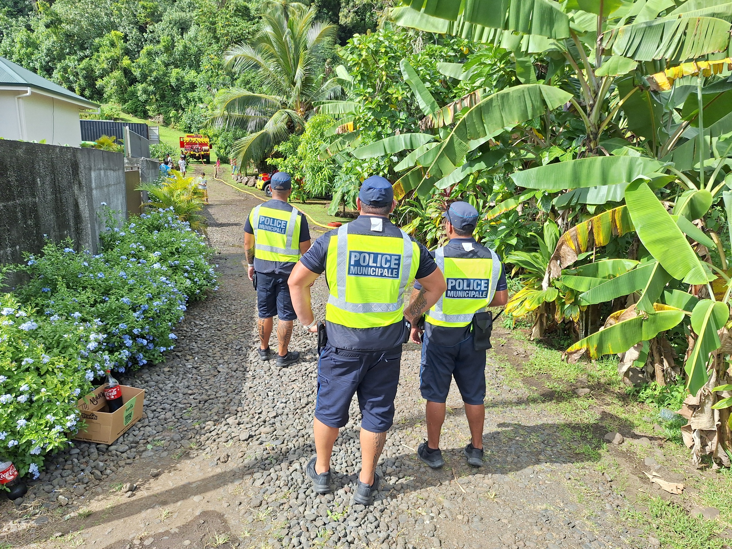 Pompiers et policiers municipaux ont sécurisé la servitude.