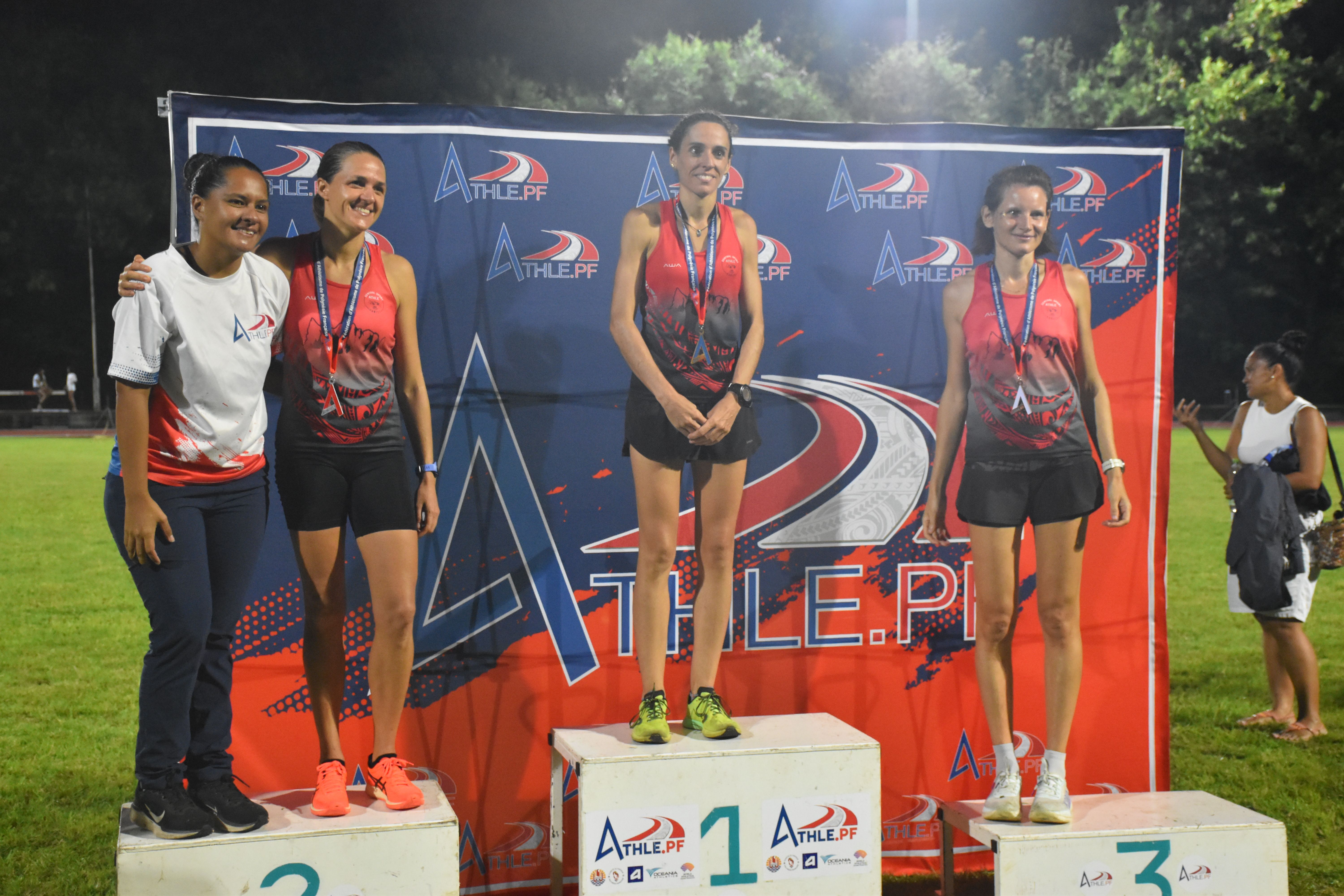 Amandine Matera a remporté la course chez les féminines, accompagnée de ses deux coéquipières de Central Sport, Pauline Moreau et Élisabeth Orloff.