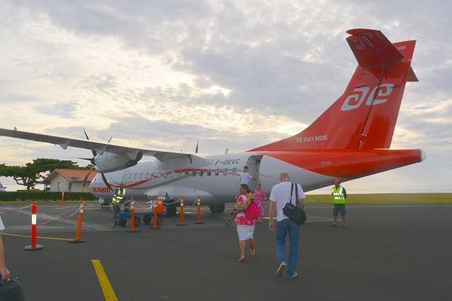 La taxe d'aéroport est perçue à Tahiti Faa'a et dans une vingtaine d'aérodromes territoriaux (Ahe, Arutua, Fakarava, Hao, Hiva Oa, Huahine, Makemo, Manihi, Mataiva, Maupiti, Moorea, Nuku Hiva, Raivavae, Rimatara, Rurutu, Takaroa, Tikehau, Totegegie, Tubuai, Ua Pou)