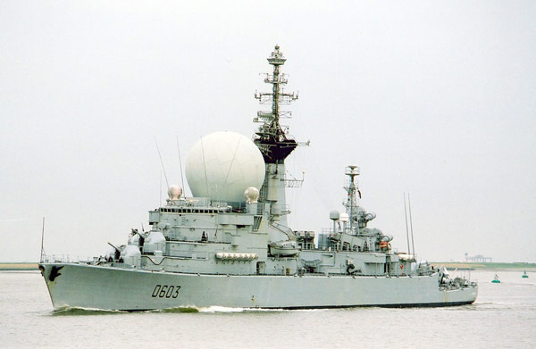 La frégate lance-missiles Duquesne