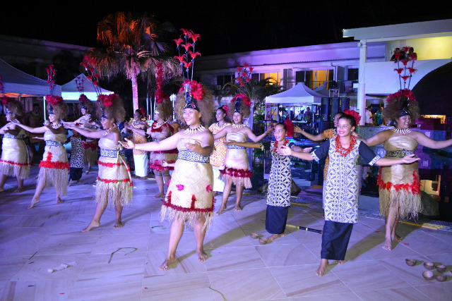 Les danseuses ont accueilli la délégation de façon traditionnelle
