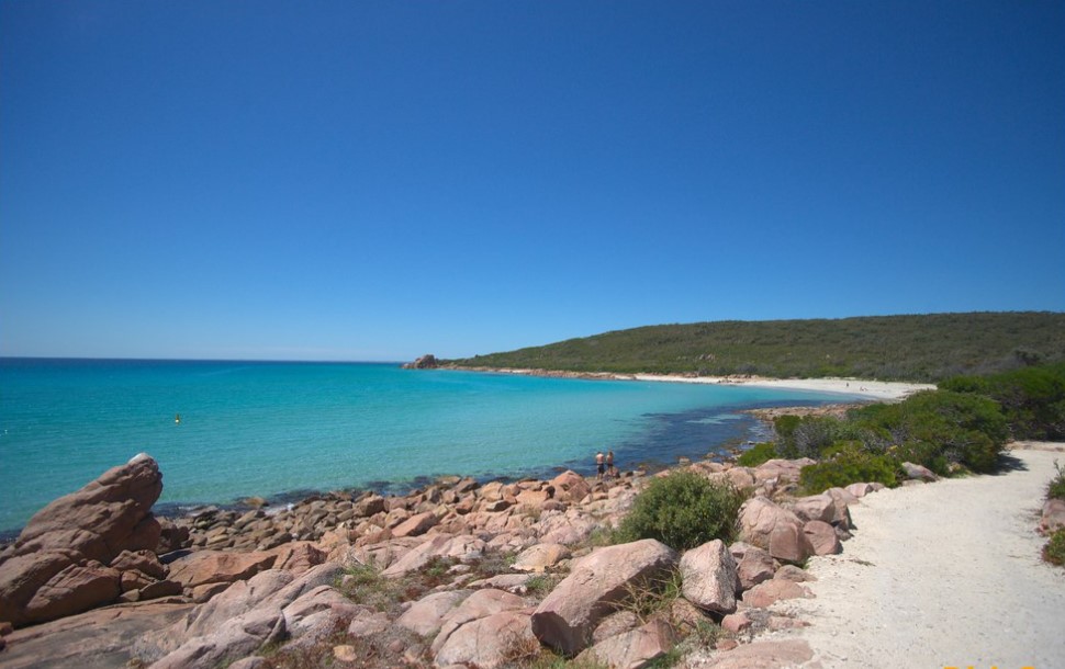 Australie - Un adolescent nage quatre heures pour faire sauver sa famille perdue en mer
