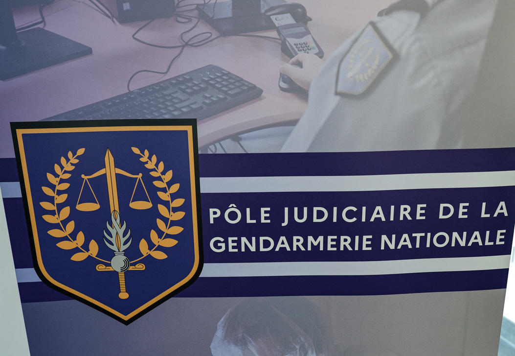 STEPHANE DE SAKUTIN / AFP