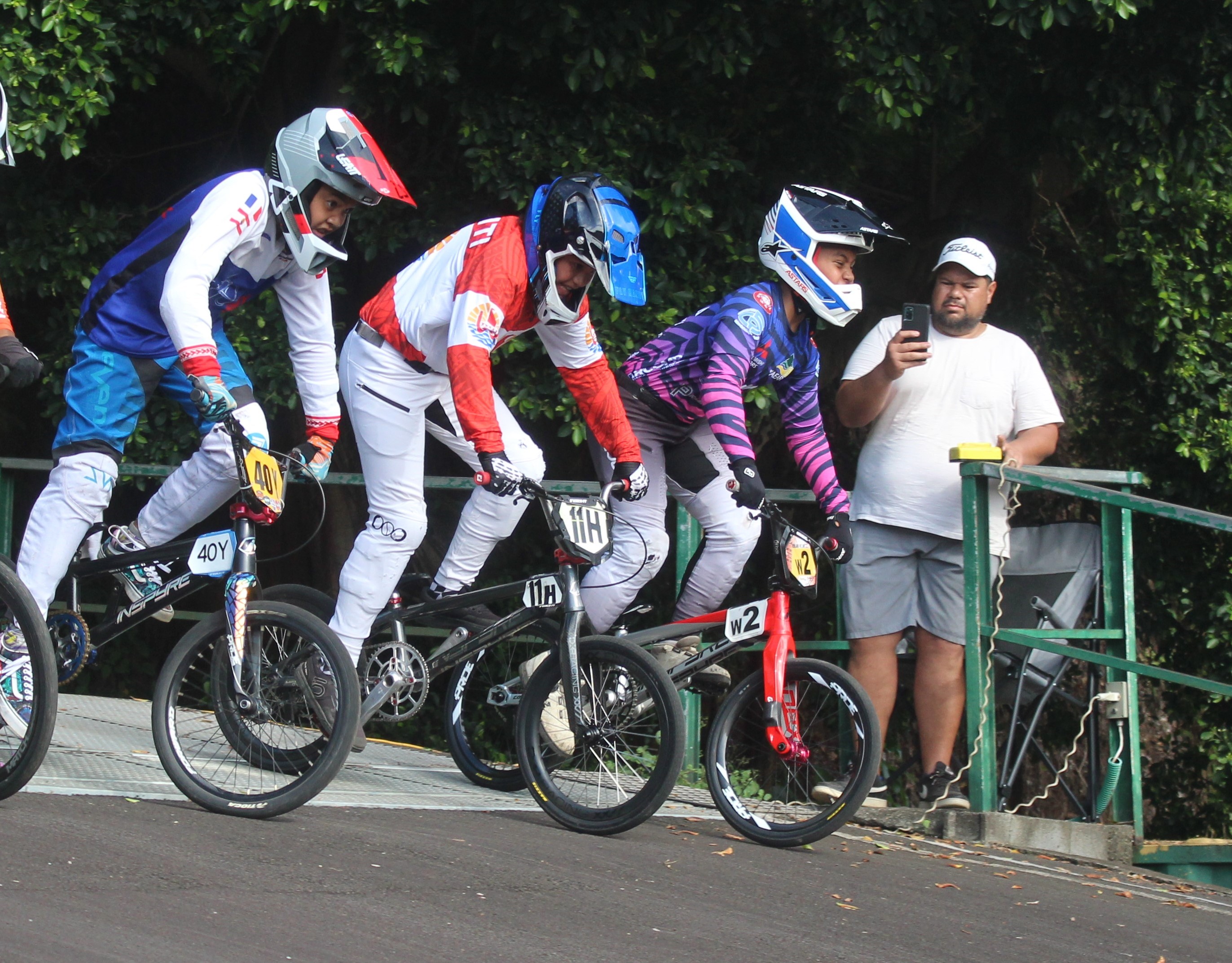 La catégorie U13 est riche de grands espoirs avec ici (de droite à gauche) : Kalani Helme, Heinoa Helme et Kaona Yin Sun.