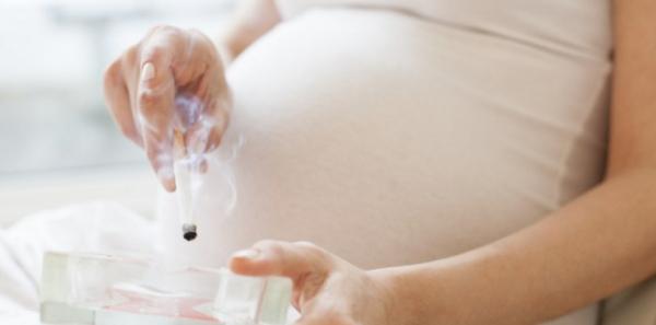 Des bons d'achats pour convaincre les futures mamans d’arrêter de fumer (presse)