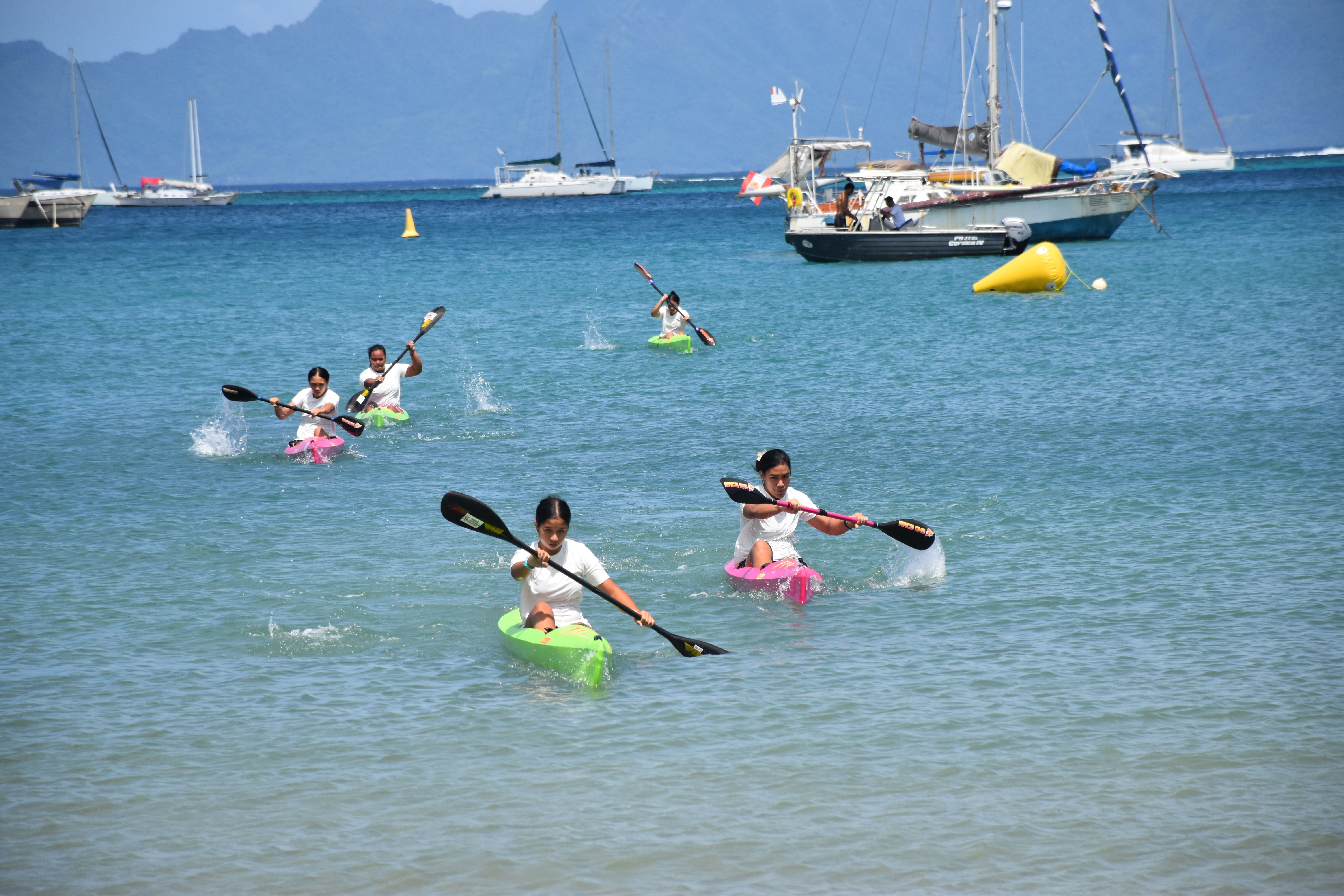 Les filles étaient nombreuses sur le plan d’eau de Vairai pour participer à cette première journée de sélection du kayak surf ski.