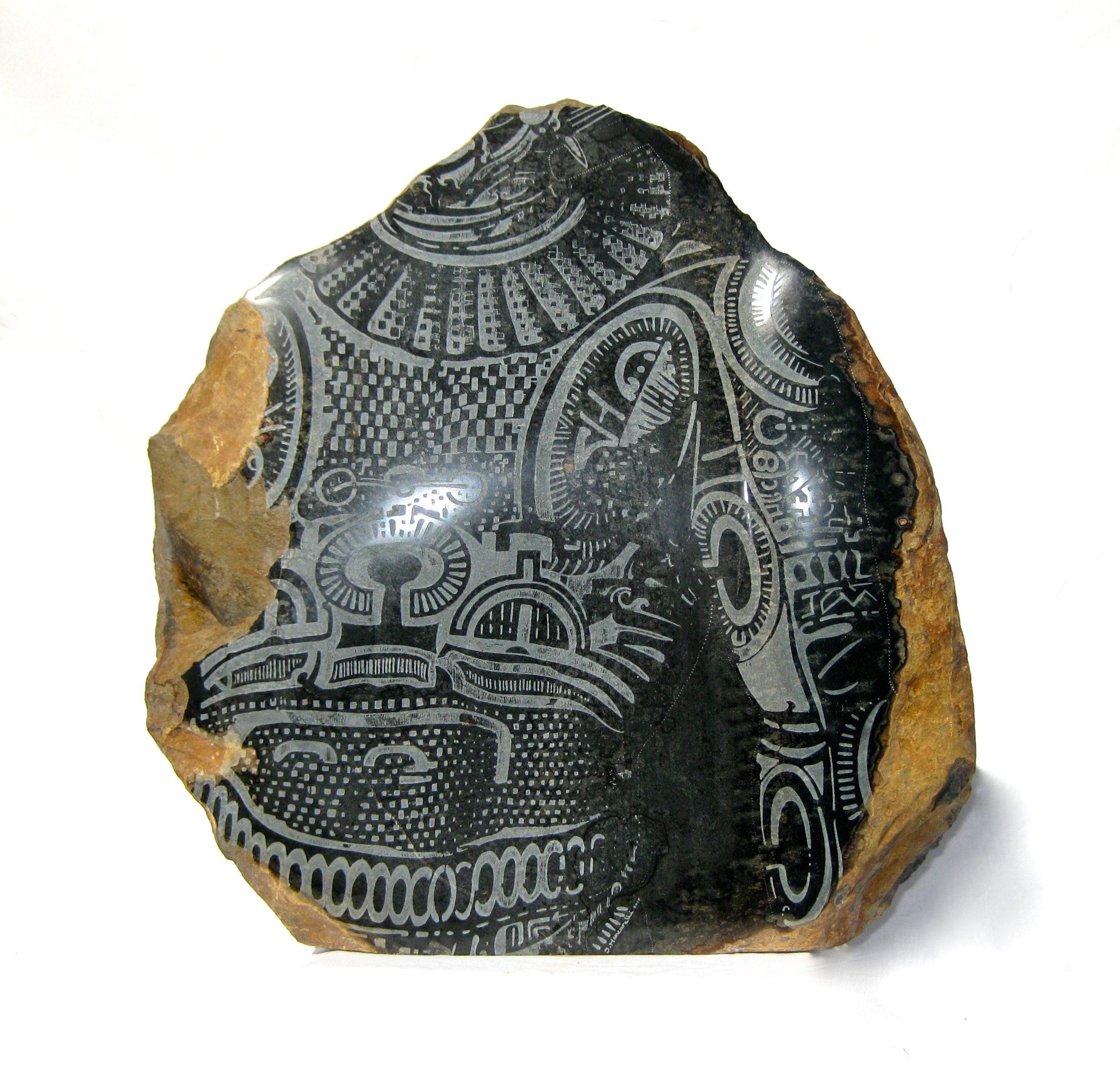 Gravures et sculptures composent "Tatau", un bel hommage rendu aux arts traditionnels.