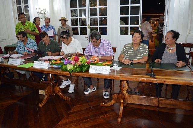 Le protocole d'accord a été signé samedi soir après de longues heures de négociations.